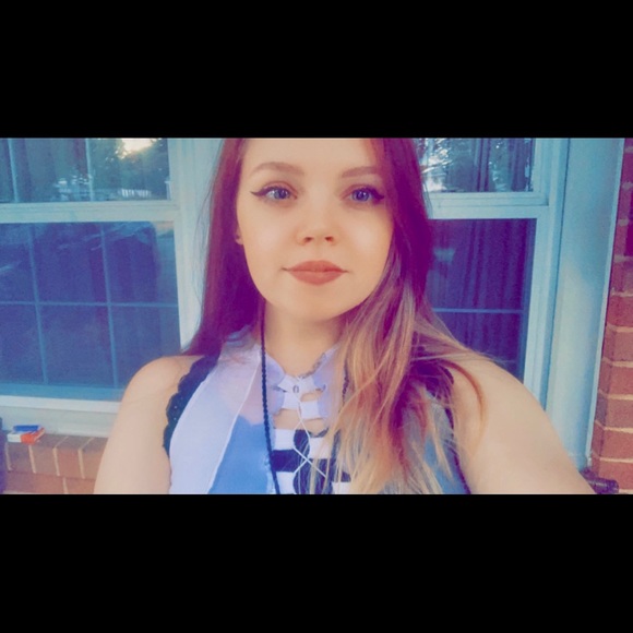 Meet your Posher, Anna - Picture 8 of 8